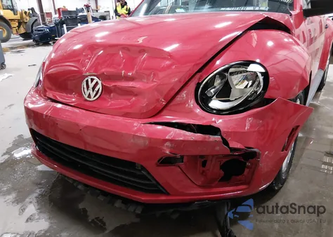 2018 Volkswagen Beetle 2.0T Coast/2.0T S из США, поврежденный, VIN 3VWFD7AT1JM707488